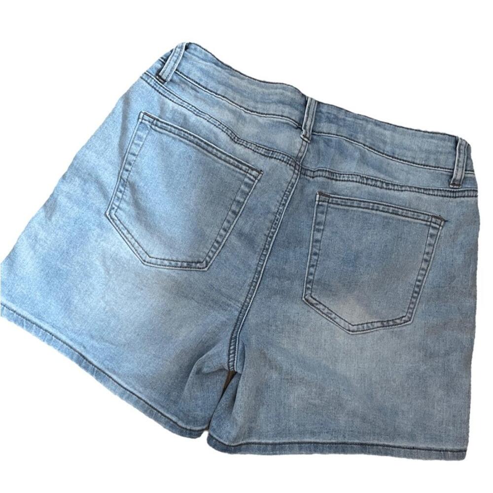 One 5 One Denim Shorts Light Blue Embellished Pearl Vibe Casual Chic Size 8 - Picture 4 of 7